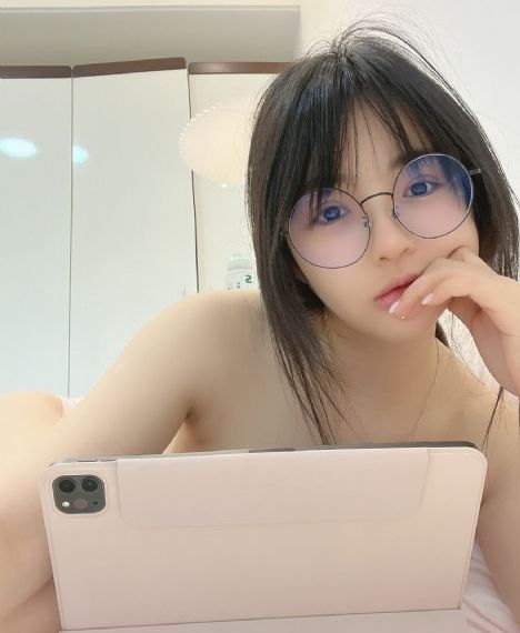 漂亮的女秘书电影_BD英语在线观看电视